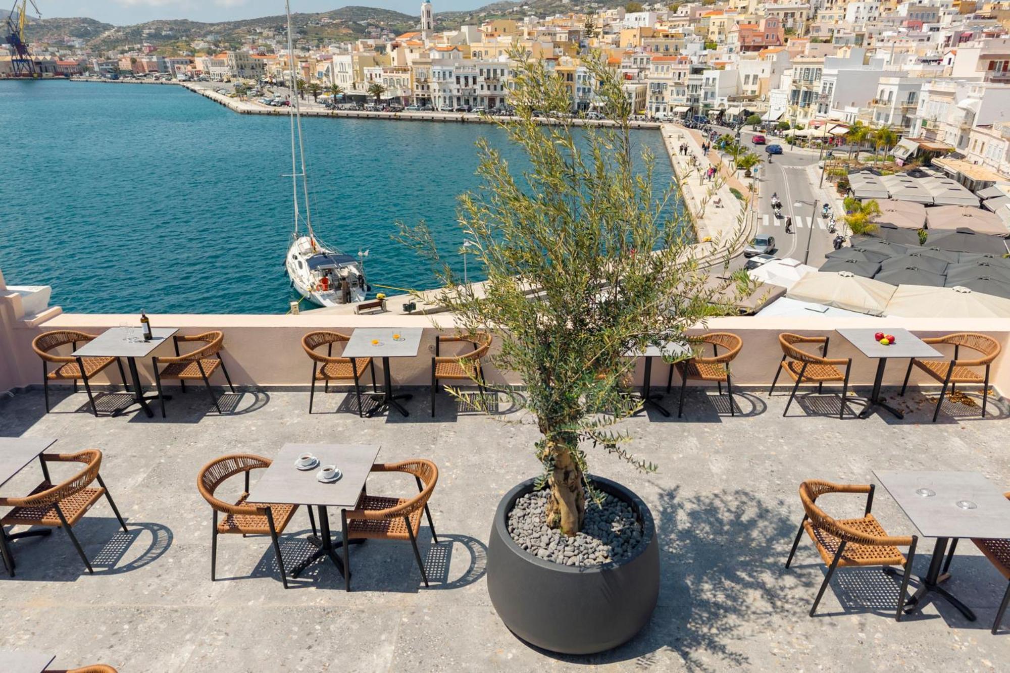 エルムポリ Eclectic Syros Bed & Breakfast エクステリア 写真