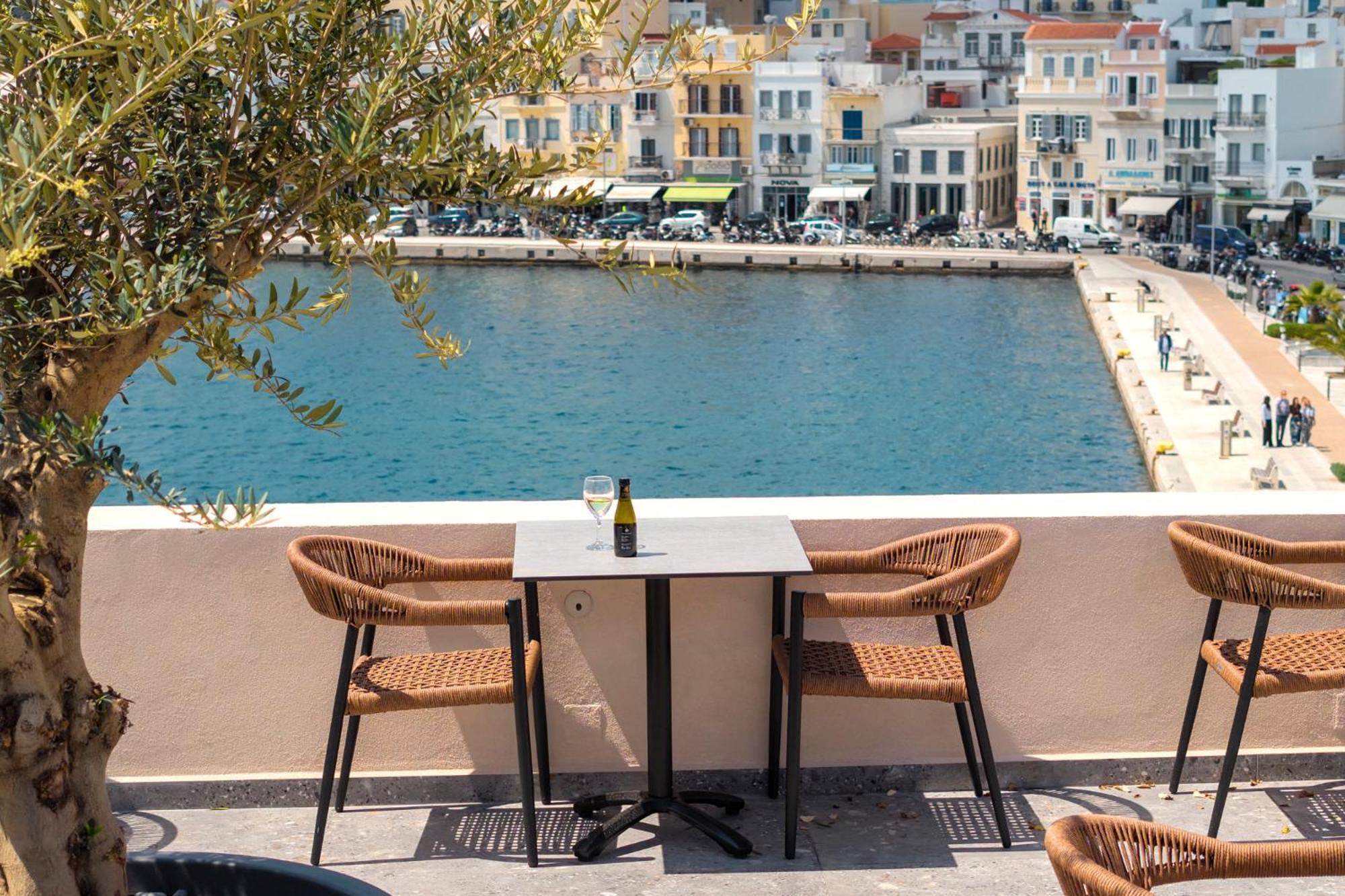 エルムポリ Eclectic Syros Bed & Breakfast エクステリア 写真