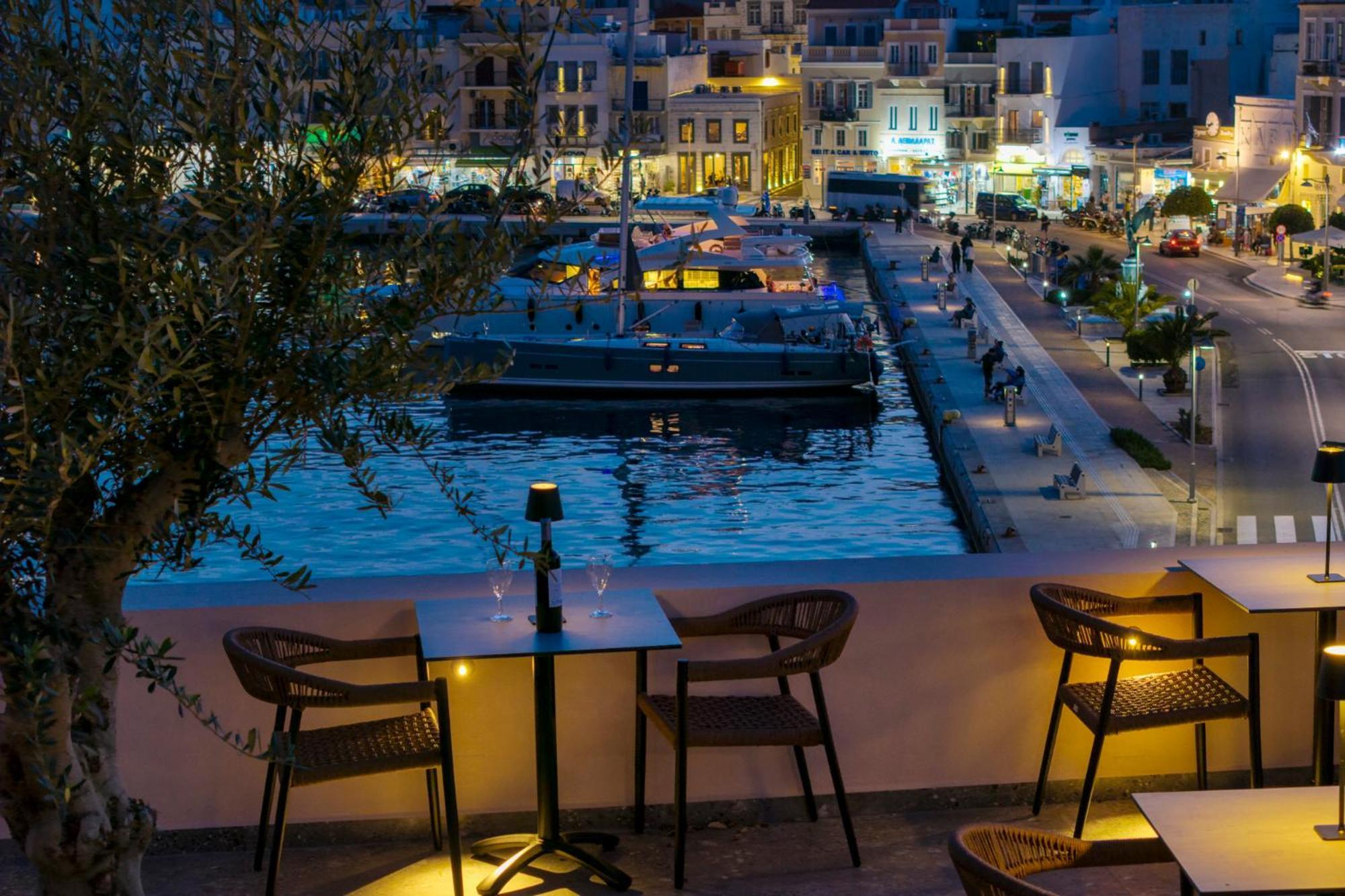 エルムポリ Eclectic Syros Bed & Breakfast エクステリア 写真